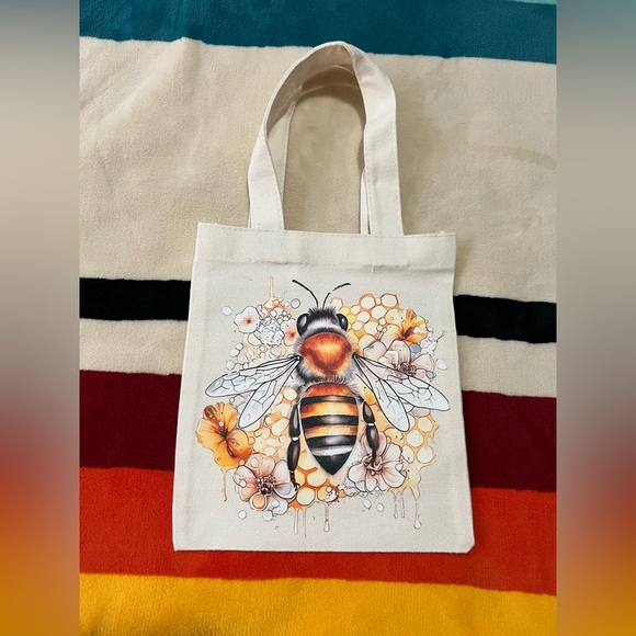 Hand Crafted Handbags - Small Bee Hand Bag 🐝
